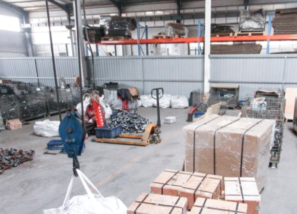 星空体育官网下载:冠航电动坦克转移车破解新能源轿车厂大型设备转移难题